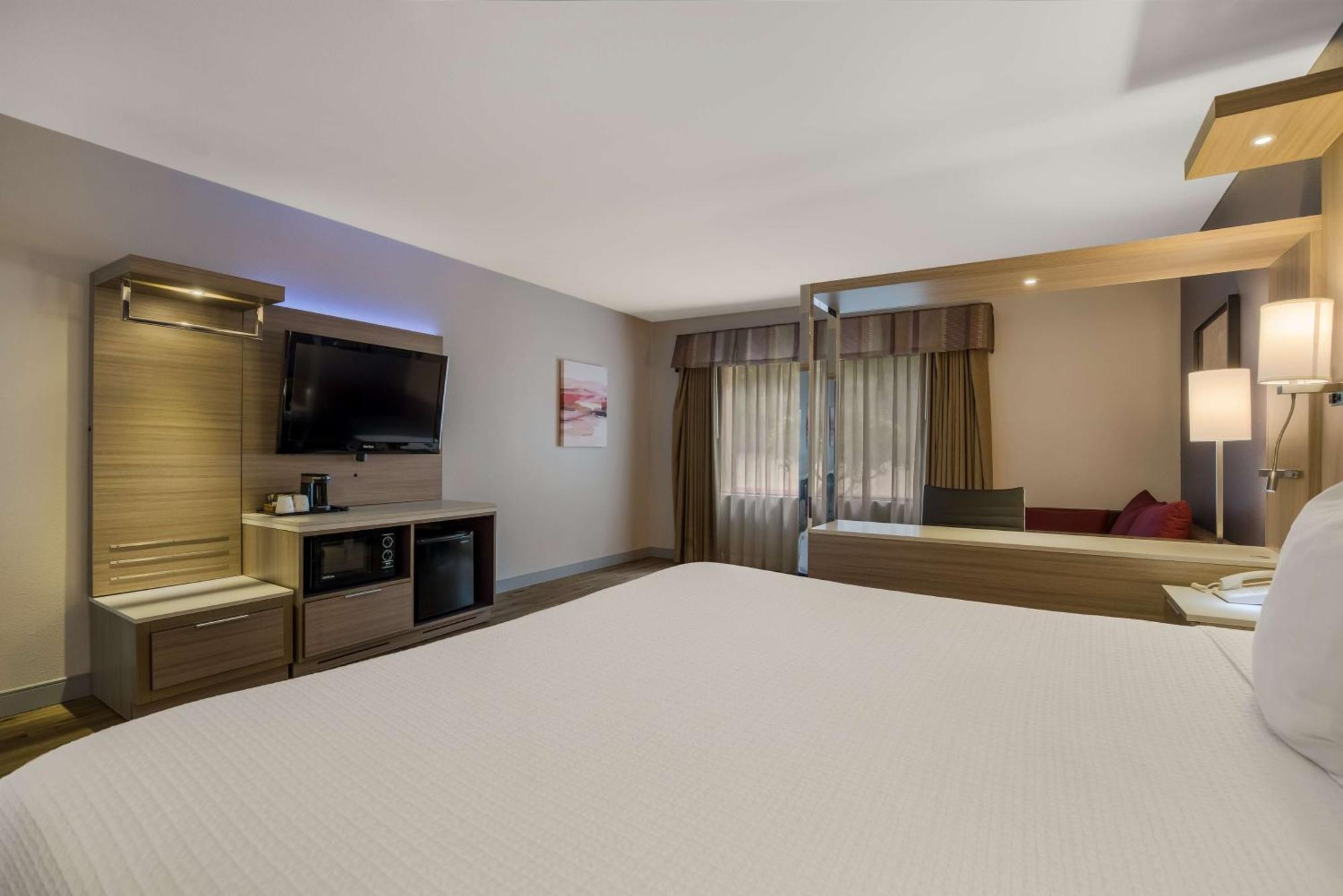 Best Western Diamond Bar Hotel & Suites Екстер'єр фото