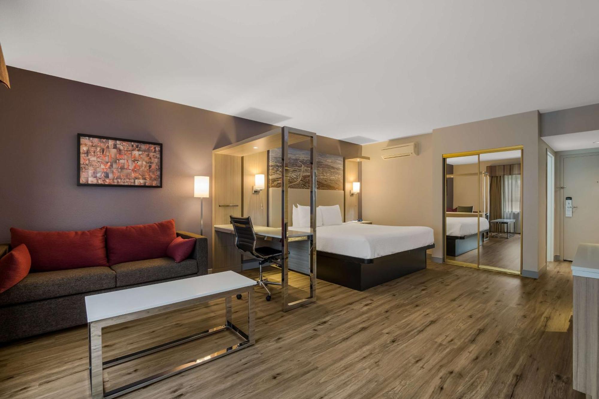 Best Western Diamond Bar Hotel & Suites Екстер'єр фото